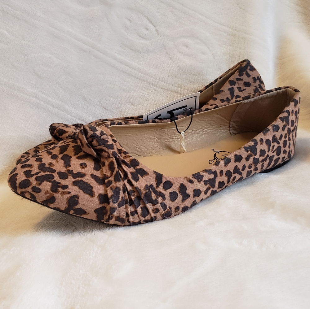 🌼3 for 22🌼NWT Leopard Print Flats sz 8/9